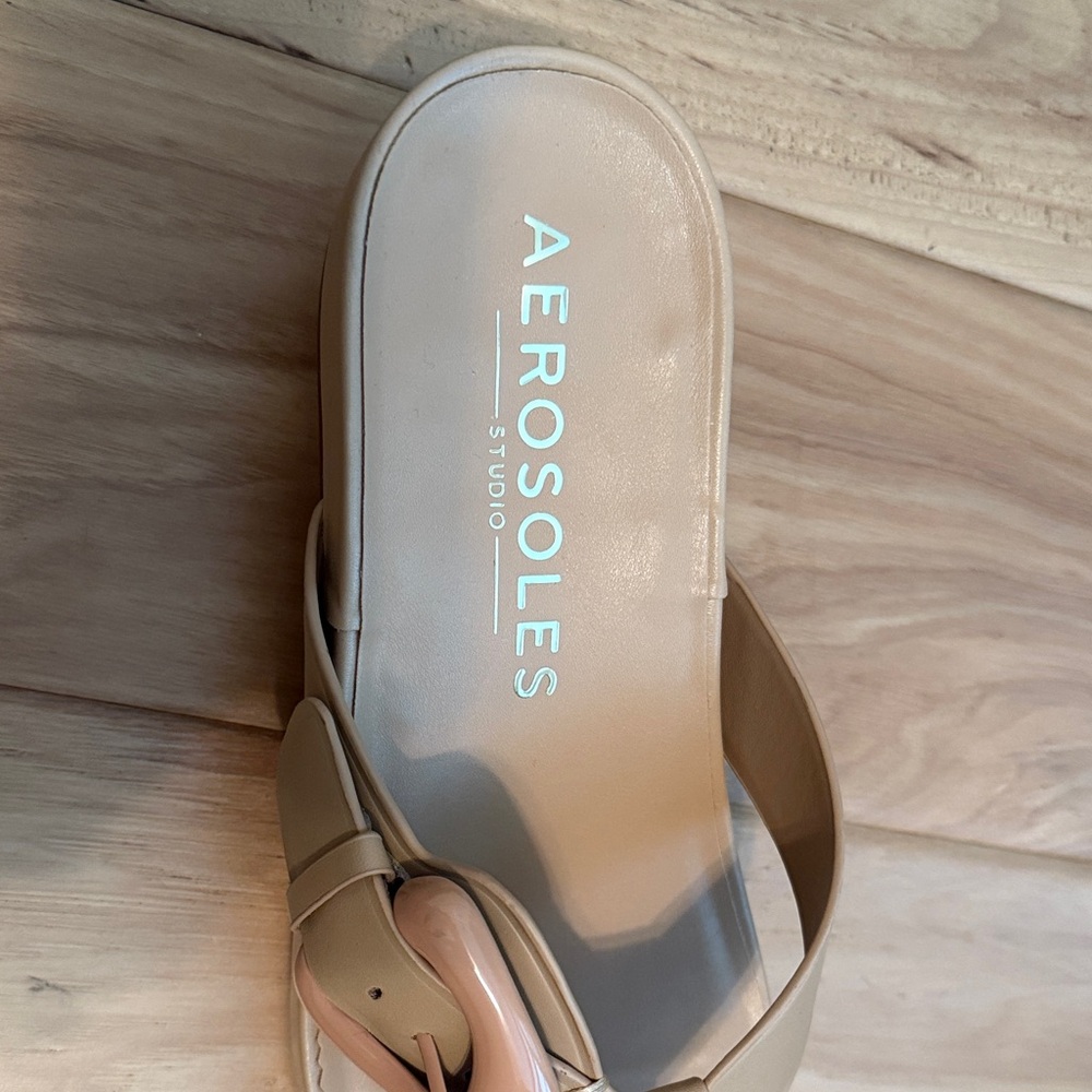 AEROSOLES Women's Cream Sandals - Picture 2 of 6